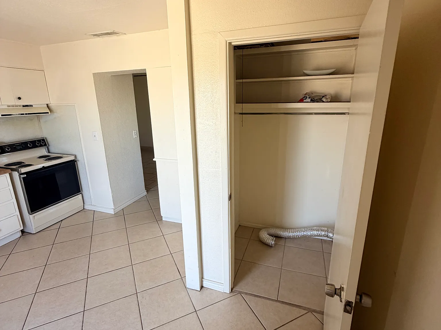 2 bed, 700 sqft, $975 — Photo 3