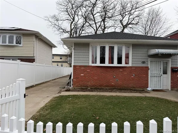 168 Robinwood Ave Floor 1, Hempstead, NY 11550