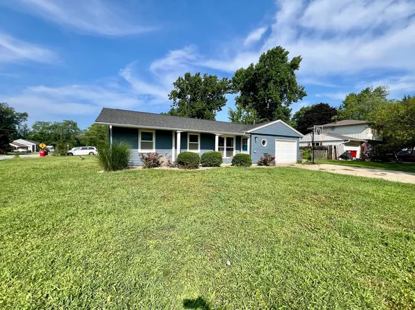 909 Westfield Dr, Champaign, IL 61821