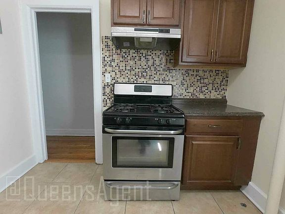 4th image of 32-35 30th St #A1