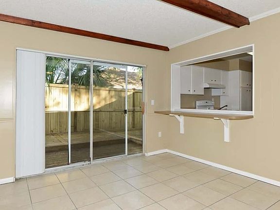 5th image of 2806 Witley Ave