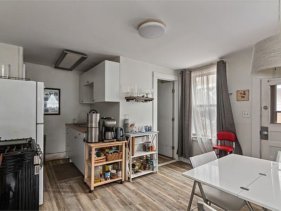 3rd image of 31 West Lane