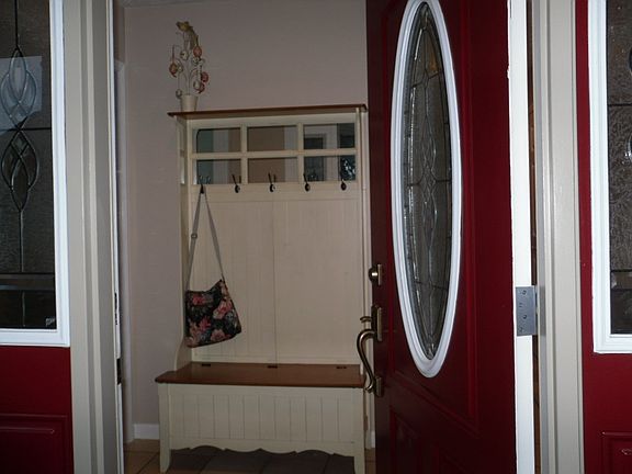 4th image of 9737 Lakebrook Ct