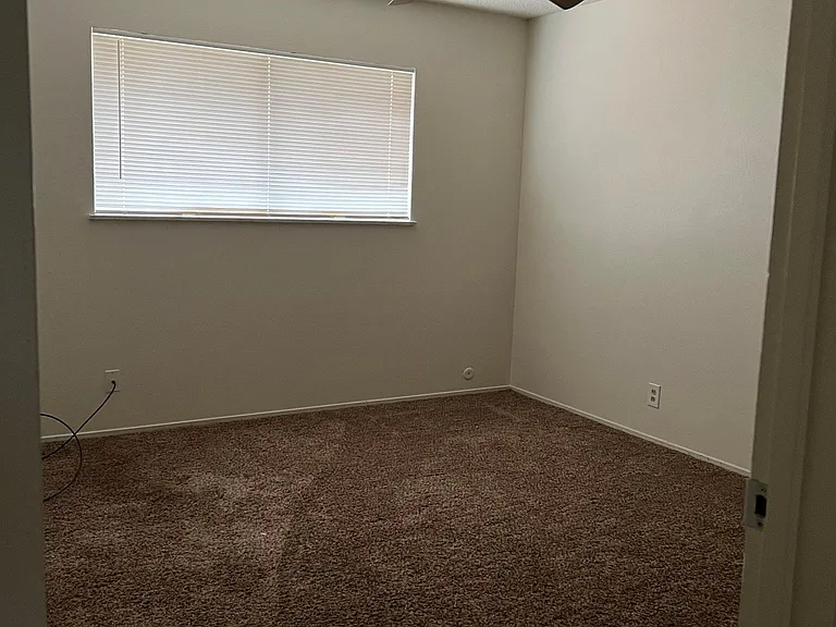 671 E San Carlos Ave — Photo 5