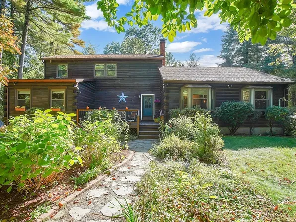 34 Shea Ave, Belchertown, MA 01007