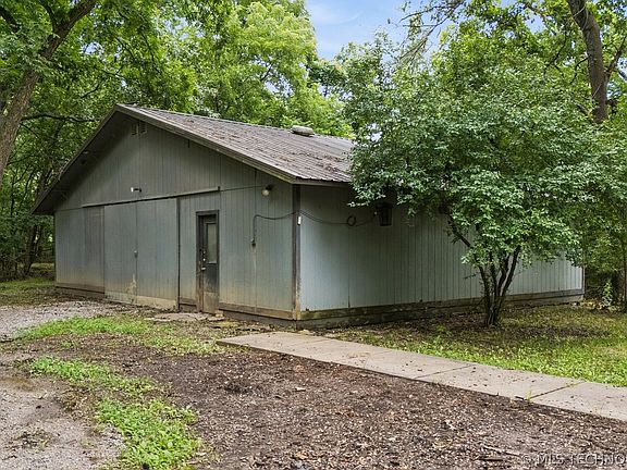 4th image of 14261 E 425th Rd