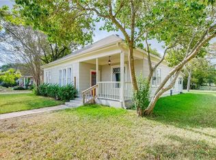 1319 Davis St, Taylor, TX 76574