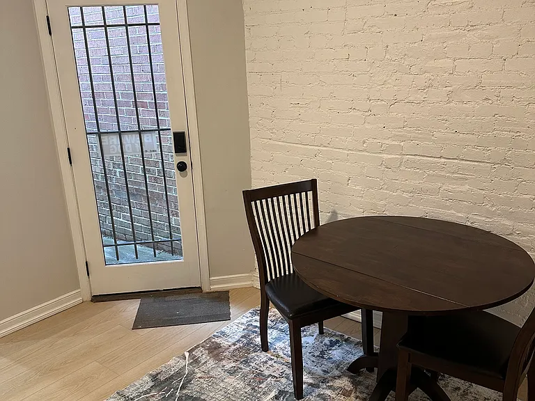 222 Parker St NE — Photo 9