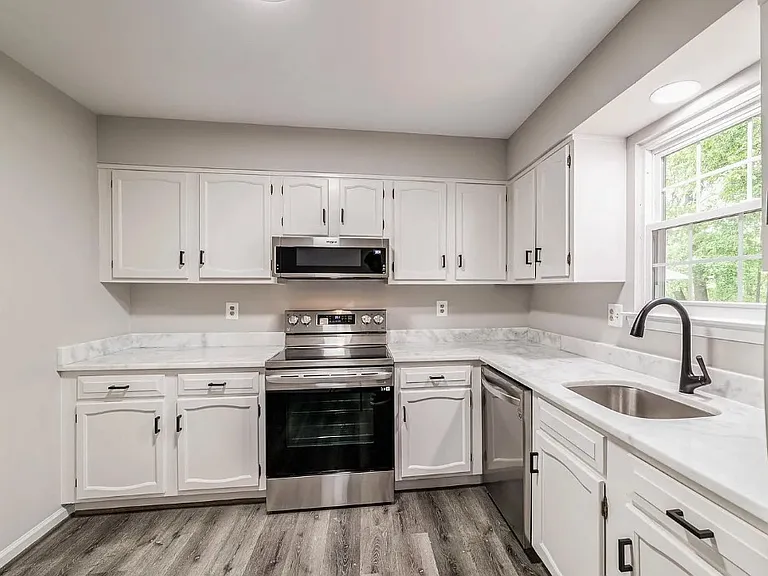 10885 Oak Green Ct — Photo 15