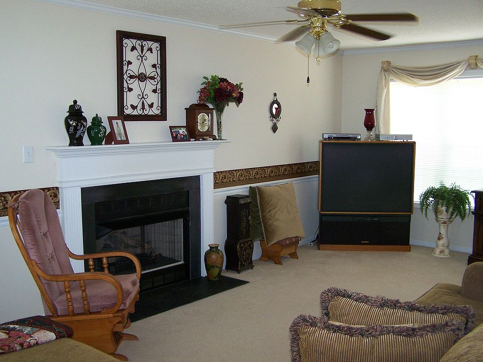 Living Room w/Fireplace