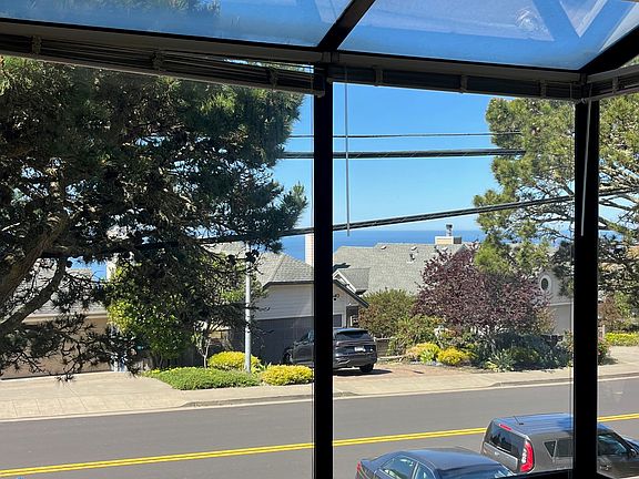 5th image of 541 Monterey Rd #1