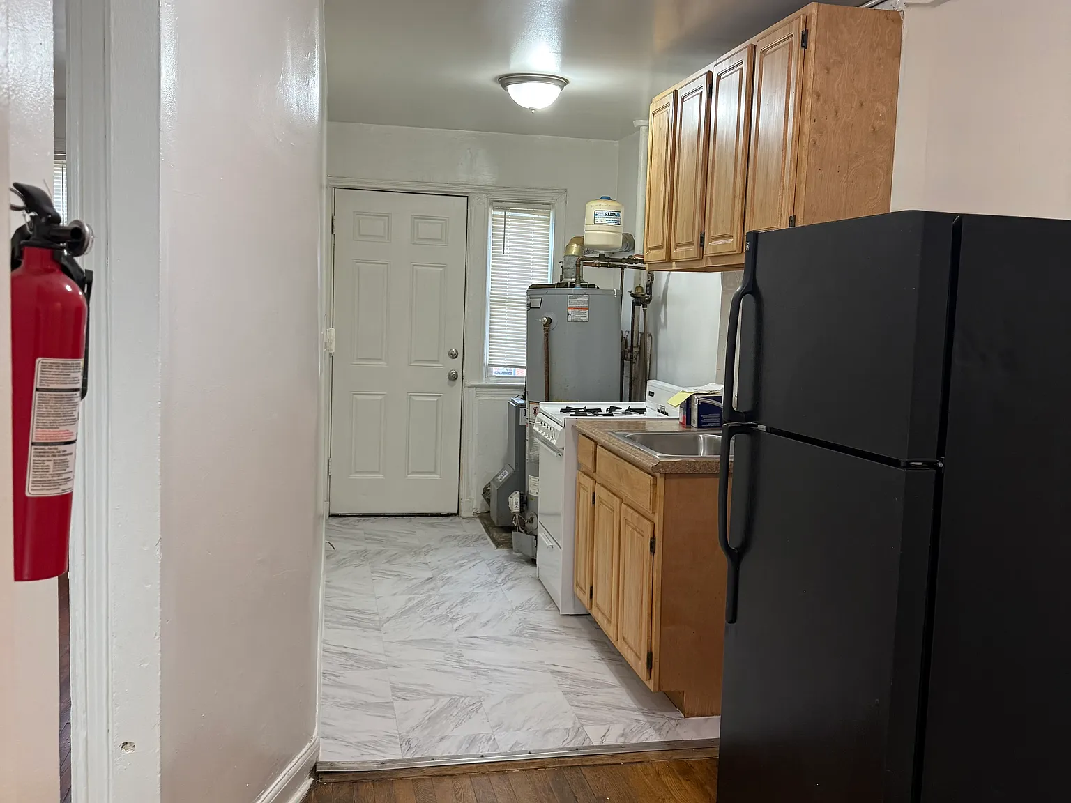 1 bed, 700 sqft, $1,300 — Photo 3