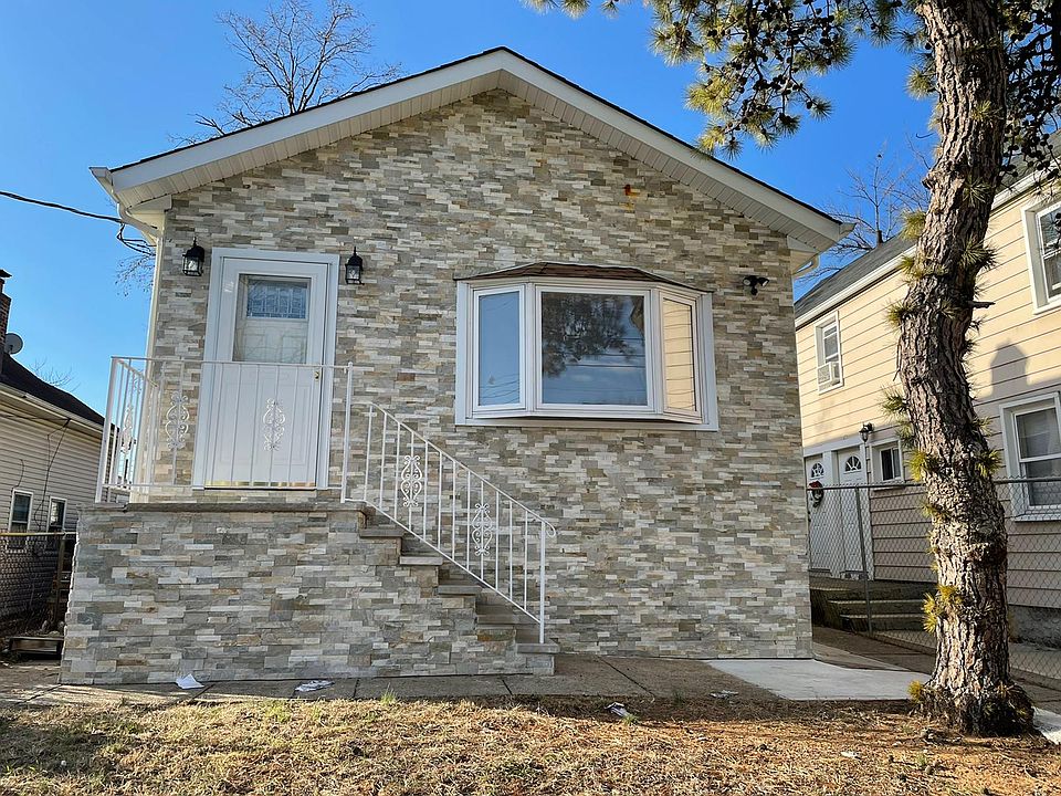 1st image of 140 Van Pelt Ave
