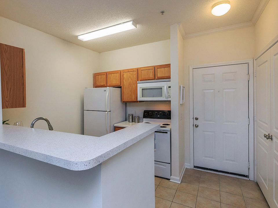 1st image of 6110 Riverwoods Dr #6150-202