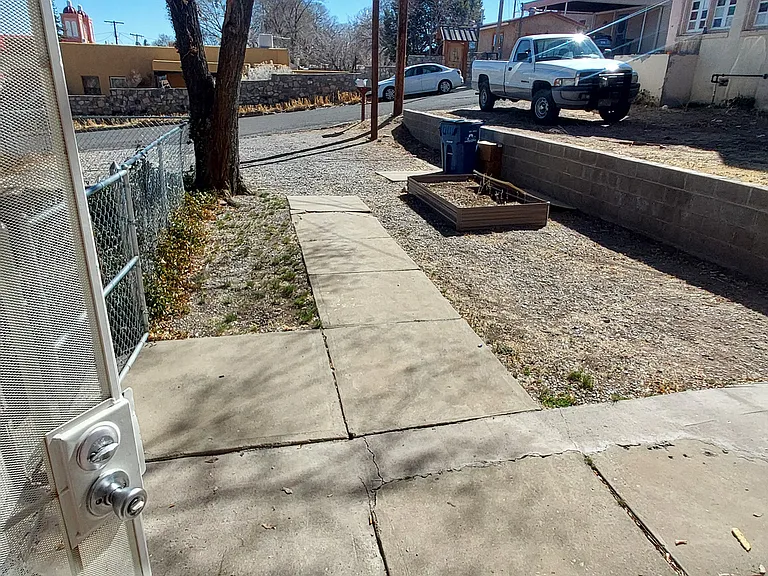 N Black St — Photo 9