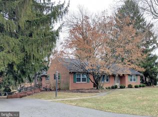 274 Overhill Dr, Chambersburg, PA 17202