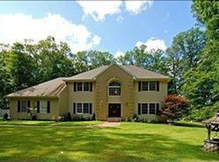 8 Meadow Oak Dr, Blairstown, NJ 07825