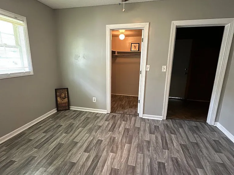 214 N King St — Photo 18