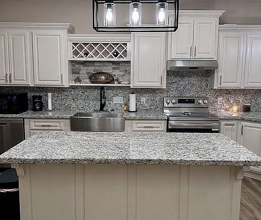 2nd image of 1133 West Dr