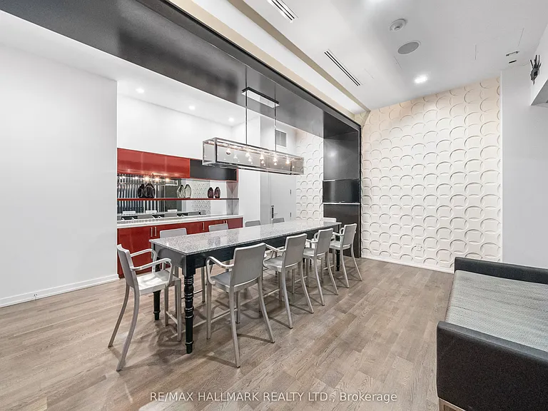 560 Front St W #1105 — Photo 45