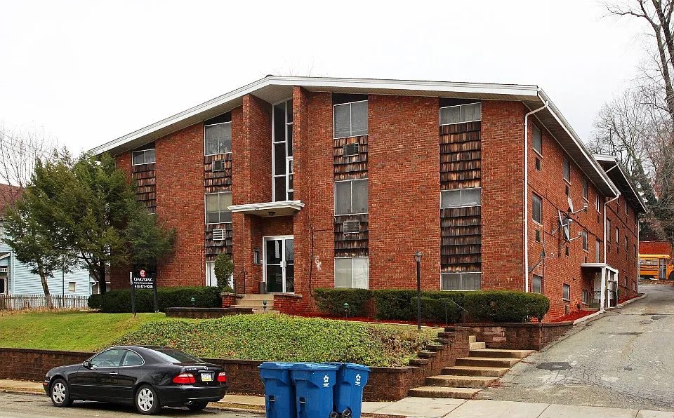 400 E Swissvale Ave
