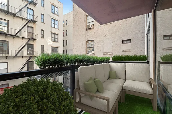 Sold by Compass | media 3