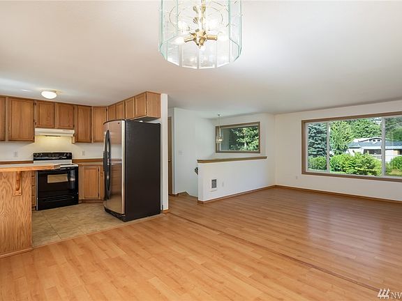 4th image of 1432 Lakewood Dr