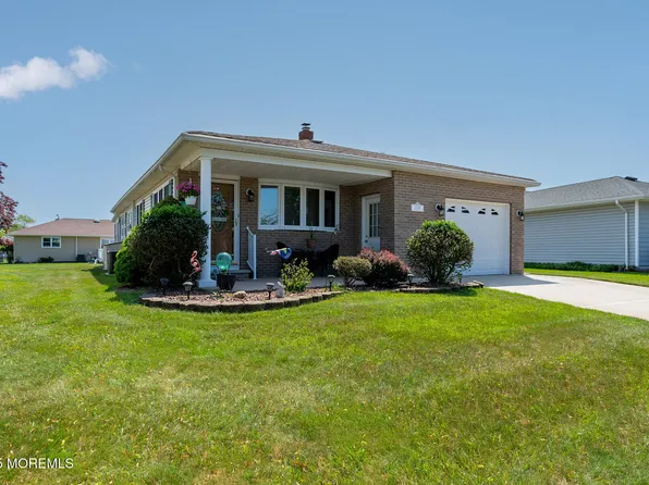 16 Eldorado Street, Toms River, NJ 08757