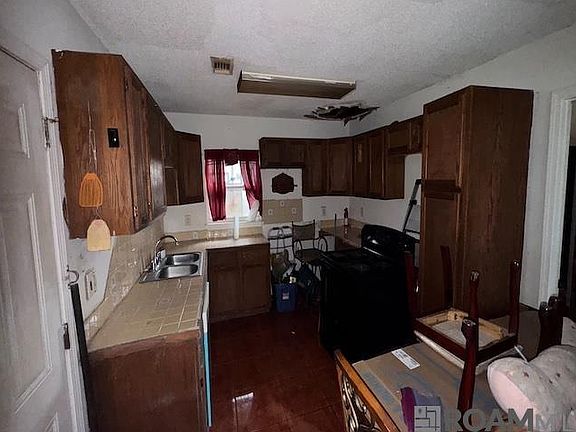 4th image of 4810 Bright Dr