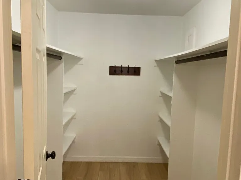 West Towne Apartments — Photo 13