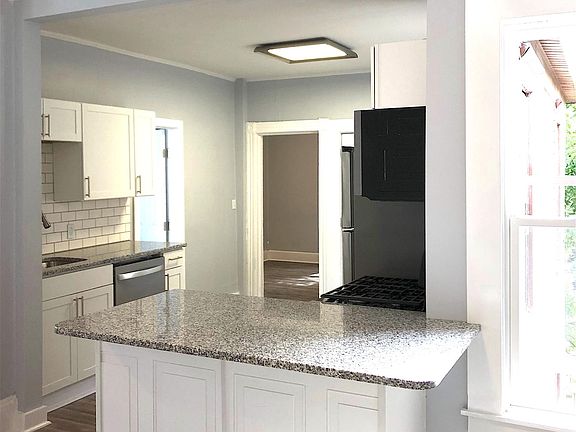 2nd image of 302 Gertrude St #2