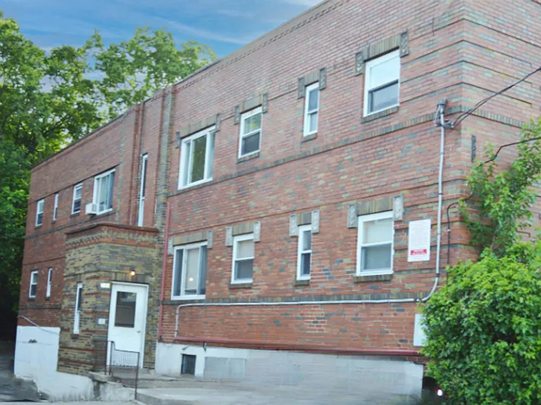 948 Ludlow Ave — Photo 14