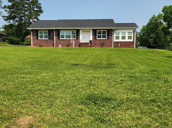 617 E College St, Bowdon, GA 30108