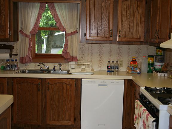 5th image of 1080 Oak Brook Ln
