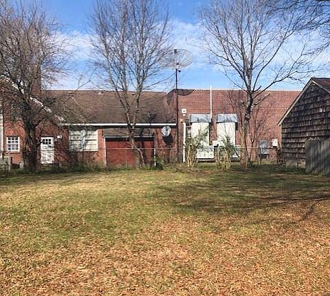 5th image of 3706 Greenway Ct E