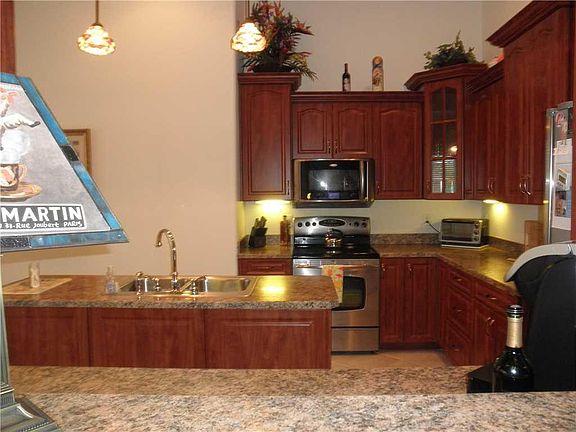 2nd image of 2450 SW Summit Street