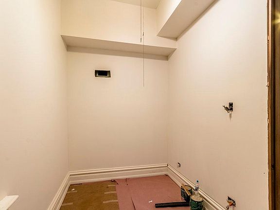 2nd image of 1510 W Thomas St #01