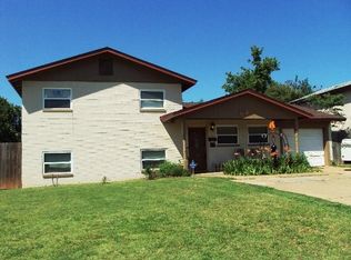 949 NW 22nd St, Moore, OK 73160