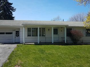 25 Skycrest Dr, Rochester, NY 14616