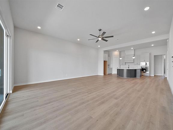 3rd image of 4408 Tucker Ln
