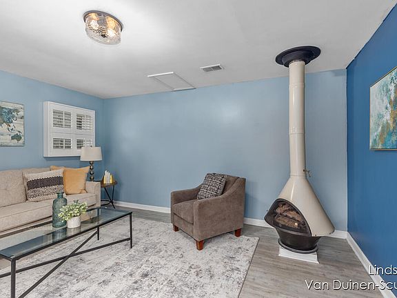 3rd image of 4507 Madison Ave SE