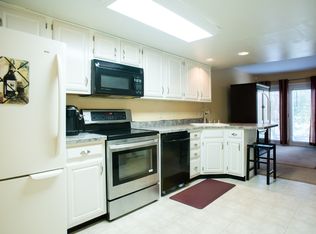 8 Lake Tahoe Cir, Bear, DE 19701