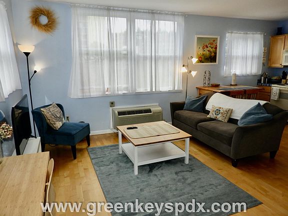 Gorgeous, comfortable living room