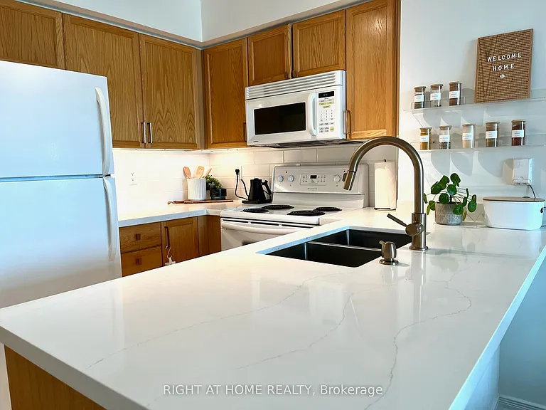 28 Harrison Garden Blvd #1007 — Photo 6