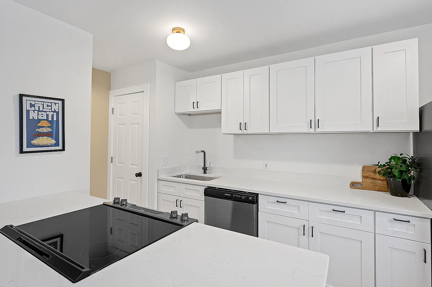 539 Hale Ave — Photo 2