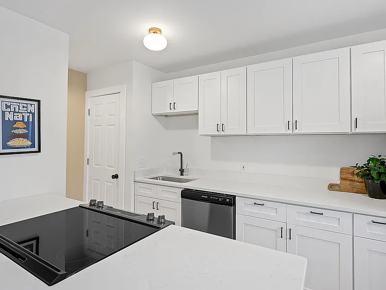 539 Hale Ave #1 — Photo 2