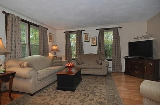 3rd image of 58 Mirimichi St