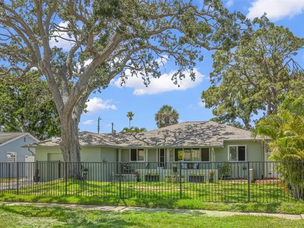 1827 Oregon Ave NE, Saint Petersburg, FL 33703