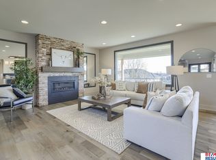 2007 S 211th St, Elkhorn, NE 68022