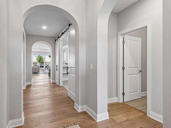 4th image of 6280 Bluebell Ln
